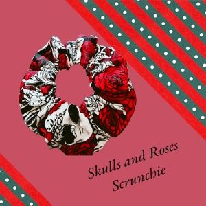 NWT!! Skull and Roses Hair Accessories Scrunchie!!💖☠️🖤